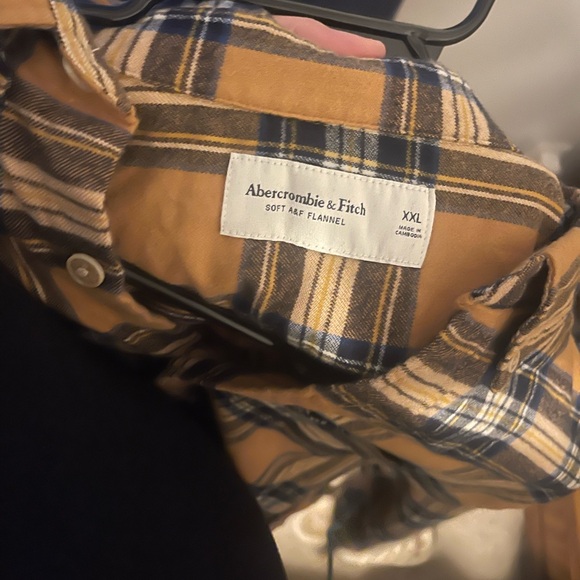 Men’s flannel - Picture 2 of 3